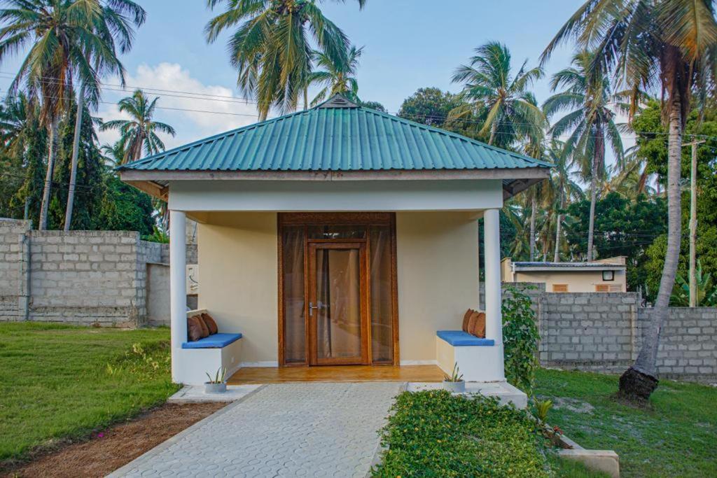 Mafia Neptune Villa Lodge Utende Exterior photo